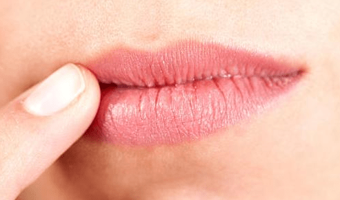 aceites esenciales para labios agrietados